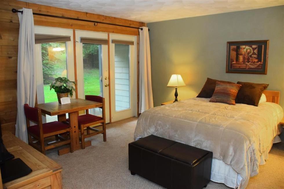 Apartment Seven Springs Stoneridge 3 Bedroom Standard Condo, Walking Distance To Slopes! *