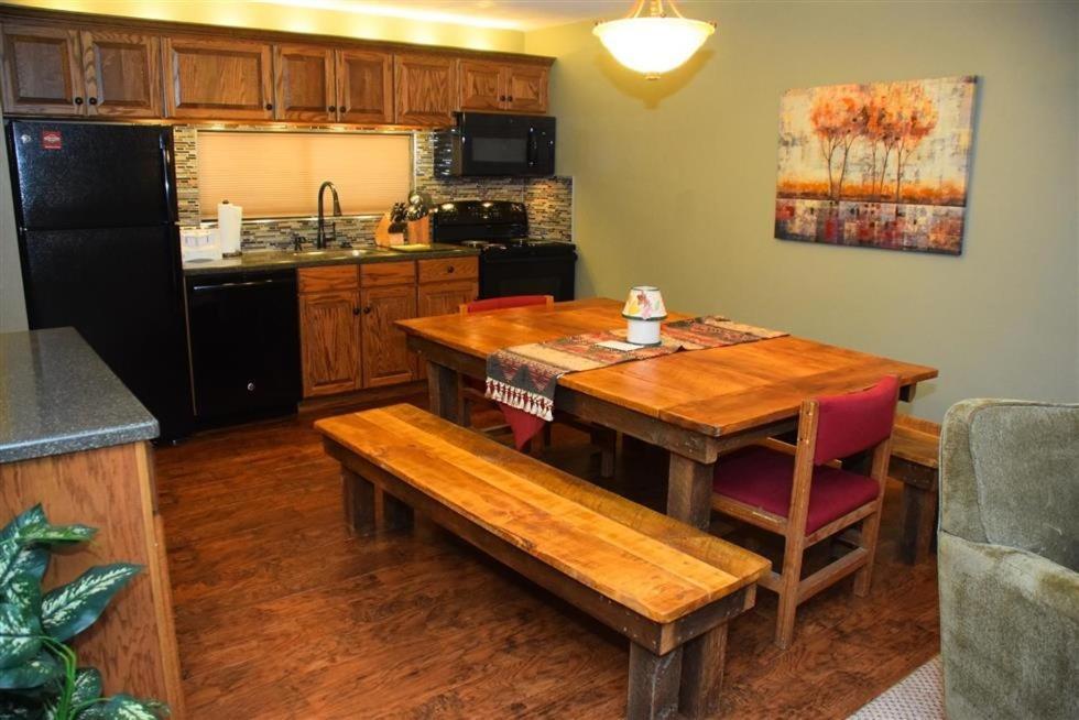 Seven Springs Stoneridge 3 Bedroom Standard Condo, Walking Distance To Slopes! Apartment Champion