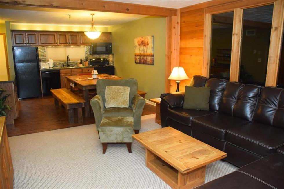 Apartment Seven Springs Stoneridge 3 Bedroom Standard Condo, Walking Distance To Slopes!